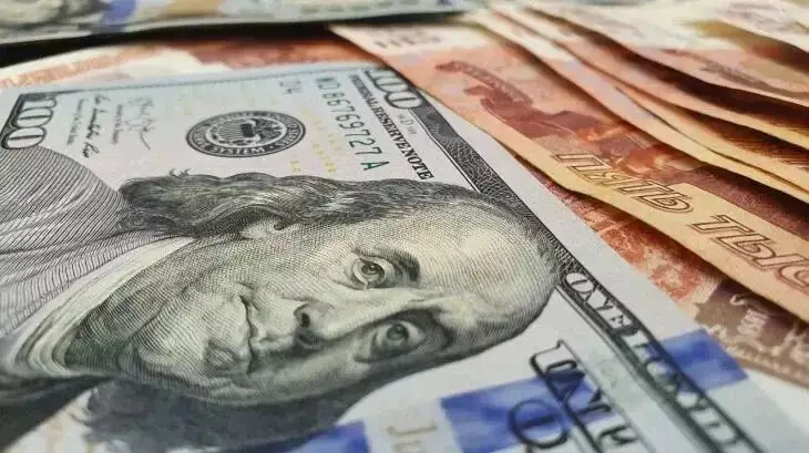 Райффайзенбанк остановит отправку переводов в долларах США